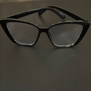 Elegant Black Cat-Eye Glasses
